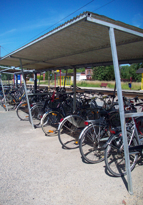 halfords bike shed