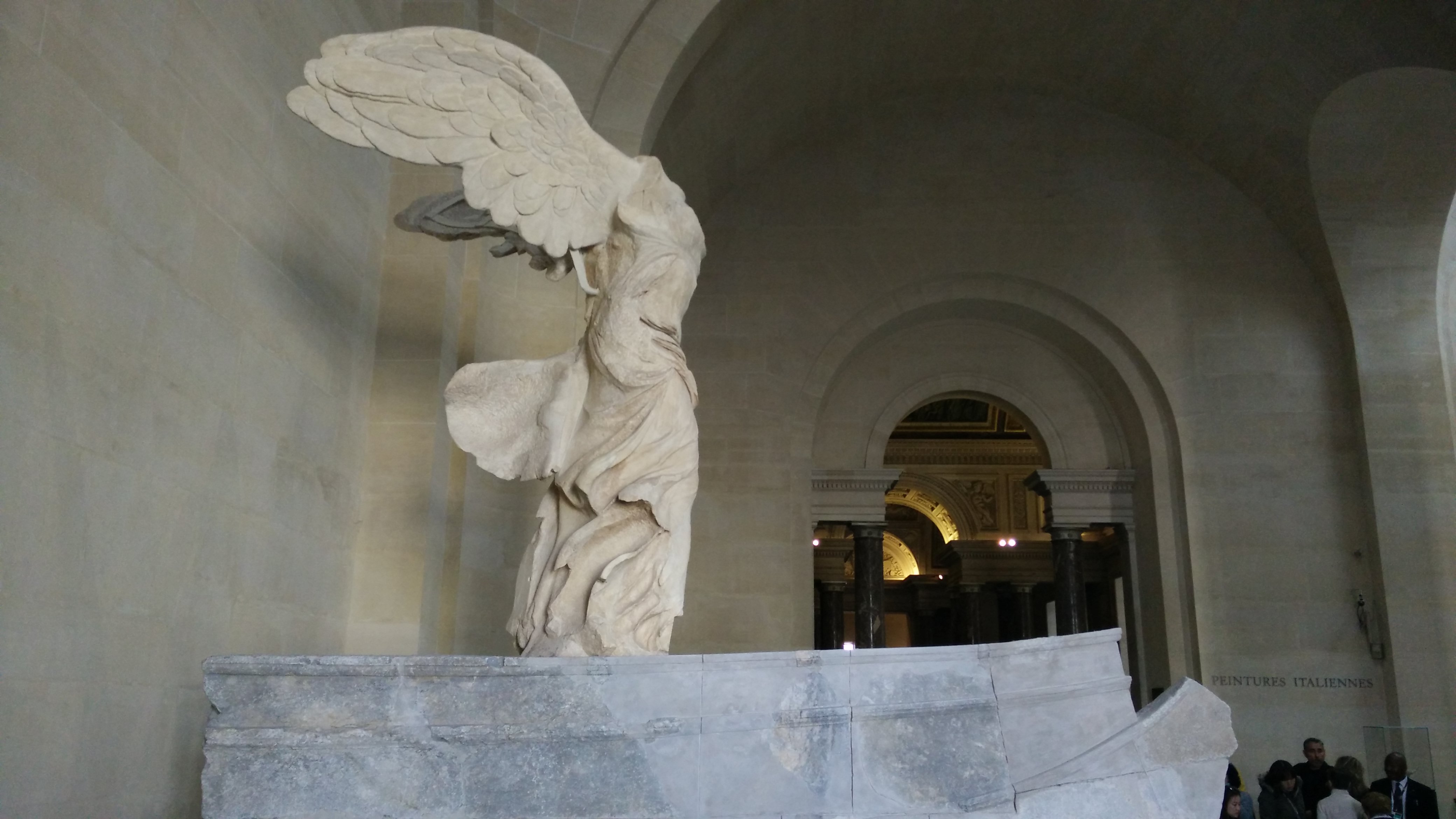winged victory of samothrace analysis