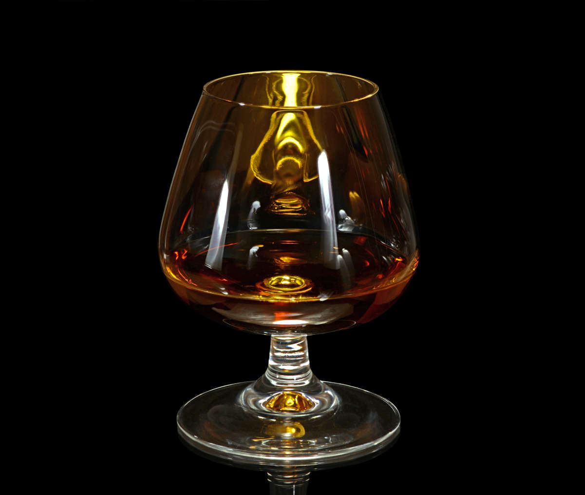 <a href="/content/Cognac_(brandy)" style="color:blue">Cognac brandy</a> in a typical <a href="/content/Snifter" style="color:blue">snifter</a>