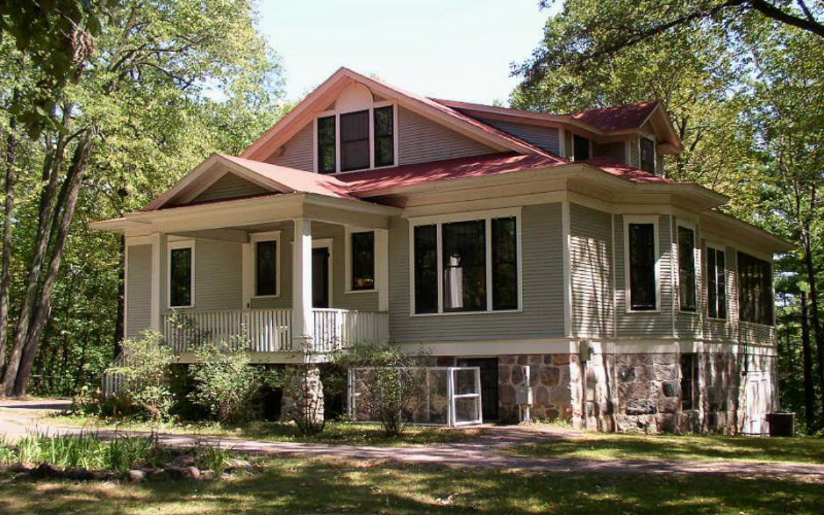 The boyhood home of aviator <a href="/content/Charles_Lindbergh" style="color:blue">Charles Lindbergh</a> stands in the park donated in memory of his father.