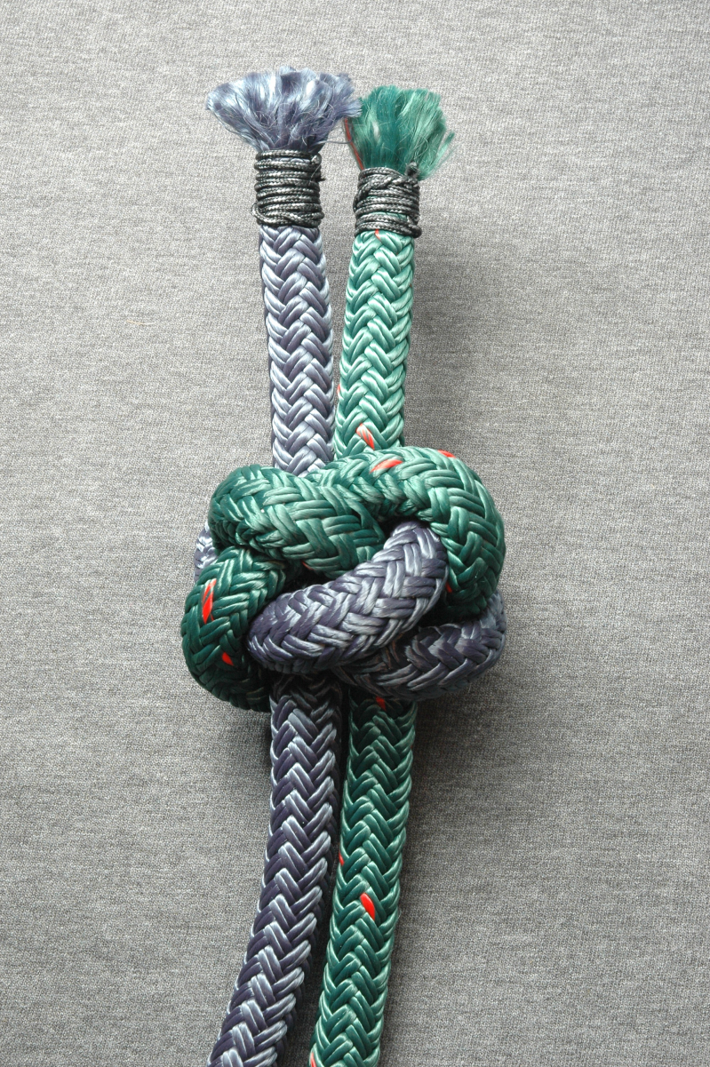 Diamond knot