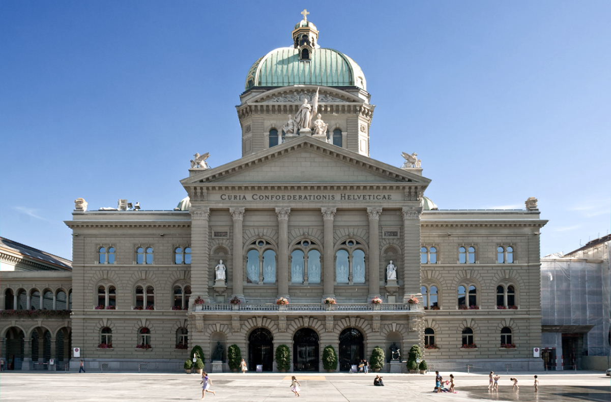 View from the <a href="/content/Bundesplatz_(Bern)" style="color:blue">Bundesplatz</a>