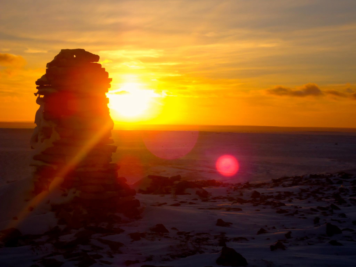 An inuksuk at <a href="/content/Igloolik" style="color:blue">Igloolik</a>, <a href="/content/Nunavut" style="color:blue">Nunavut</a>, Canada