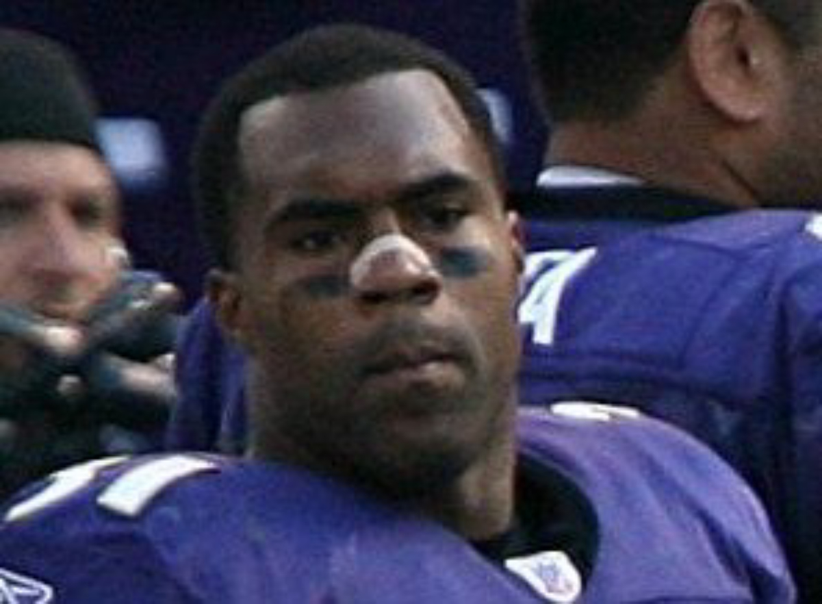 Lewis with the Baltimore Ravens in 2006