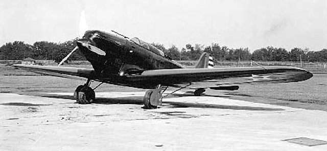 YP-24 на аэродроме