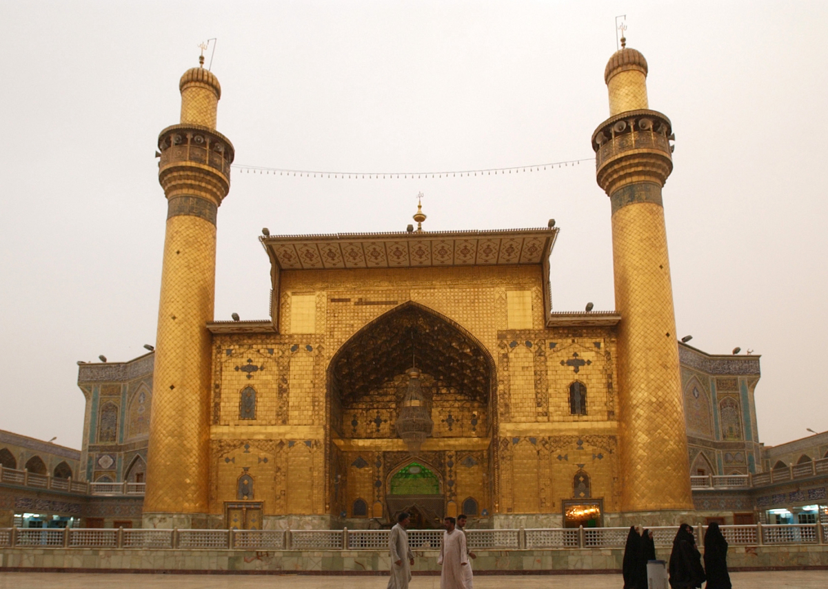<a href="/content/Masjid_al-Imam_%E2%80%98Ali" style="color:blue">Masjid al-Imam ‘Ali</a>, one the most importants sites of Najaf