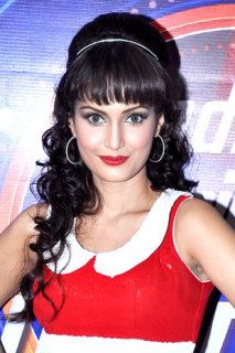 Nisha Rawal Wiki & Bio