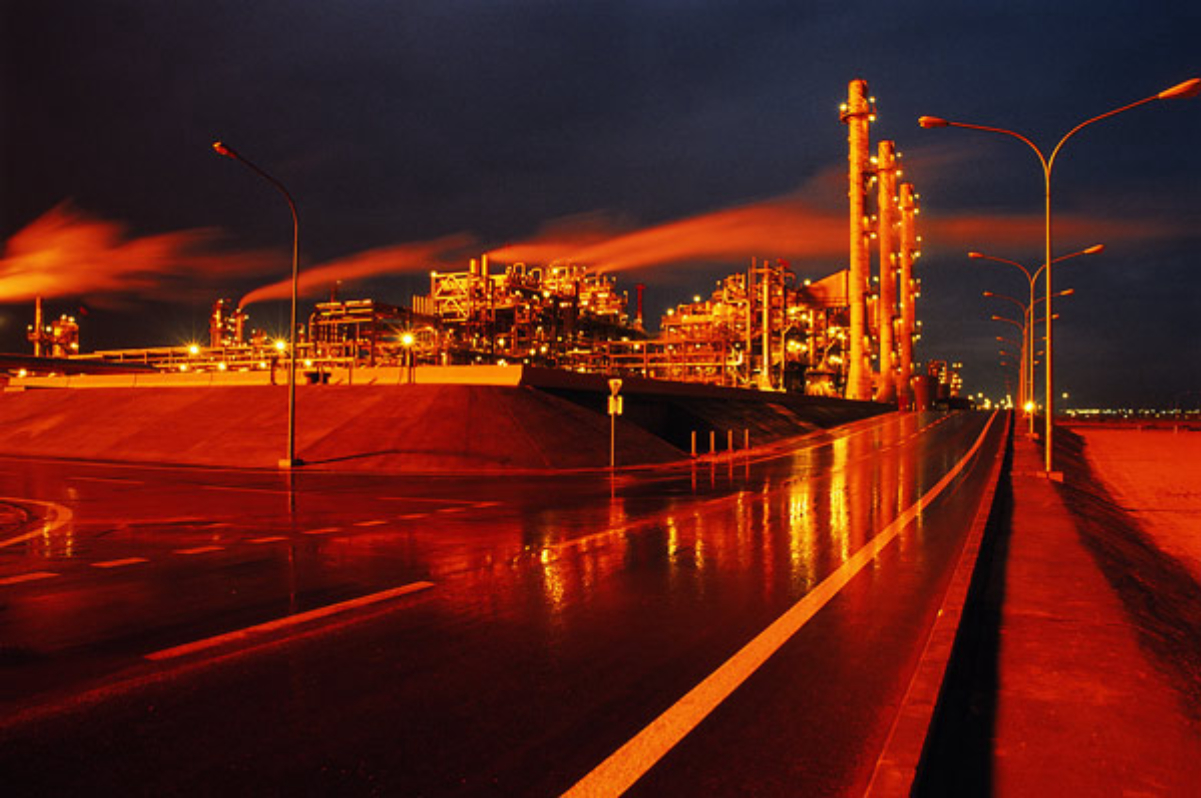 An oil refinery in <a href="/content/Mina_Al_Ahmadi" style="color:blue">Mina Al Ahmadi</a>, <a href="/content/Kuwait" style="color:blue">Kuwait</a>.