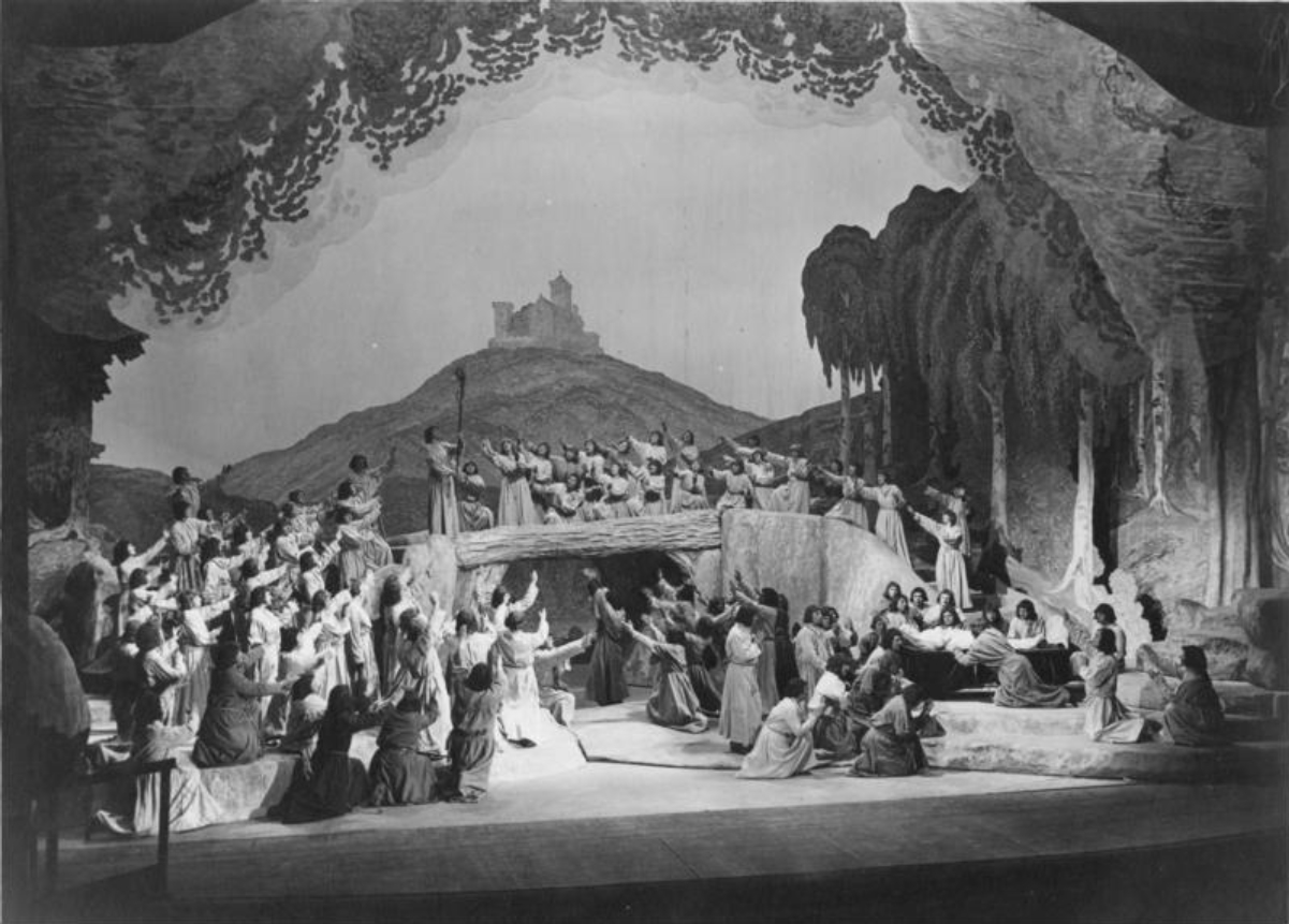 Final scene, <a href="/content/Bayreuth_Festival" style="color:blue">Bayreuth Festival</a> 1930