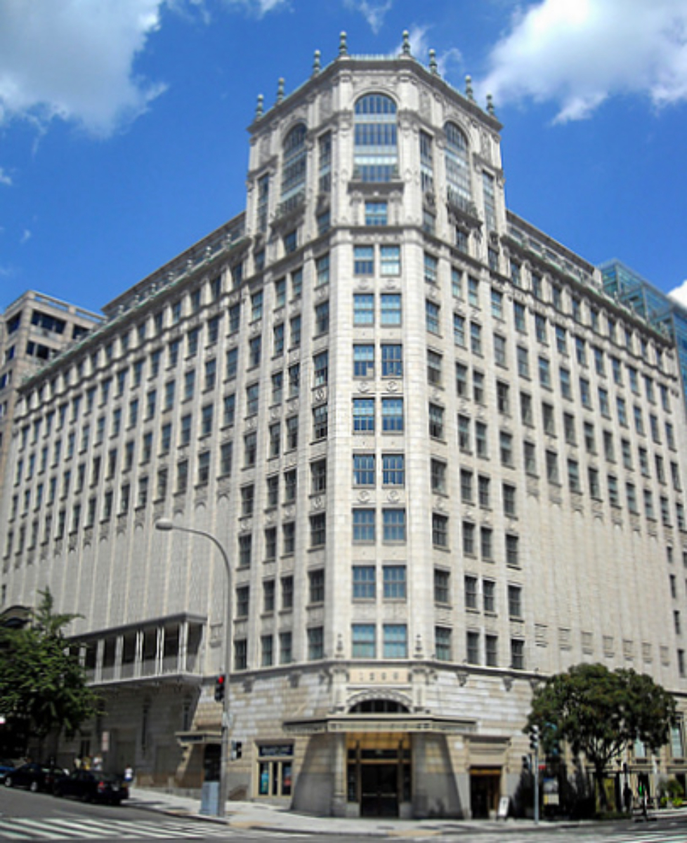 Warner Theatre in downtown <a href="/content/Washington,_D.C." style="color:blue">Washington, D.C.</a>