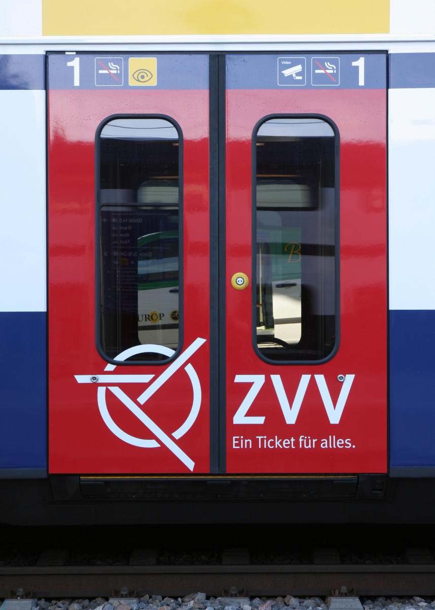 ZVV logo on the door ofan SBB CFF FFS RABe 514.