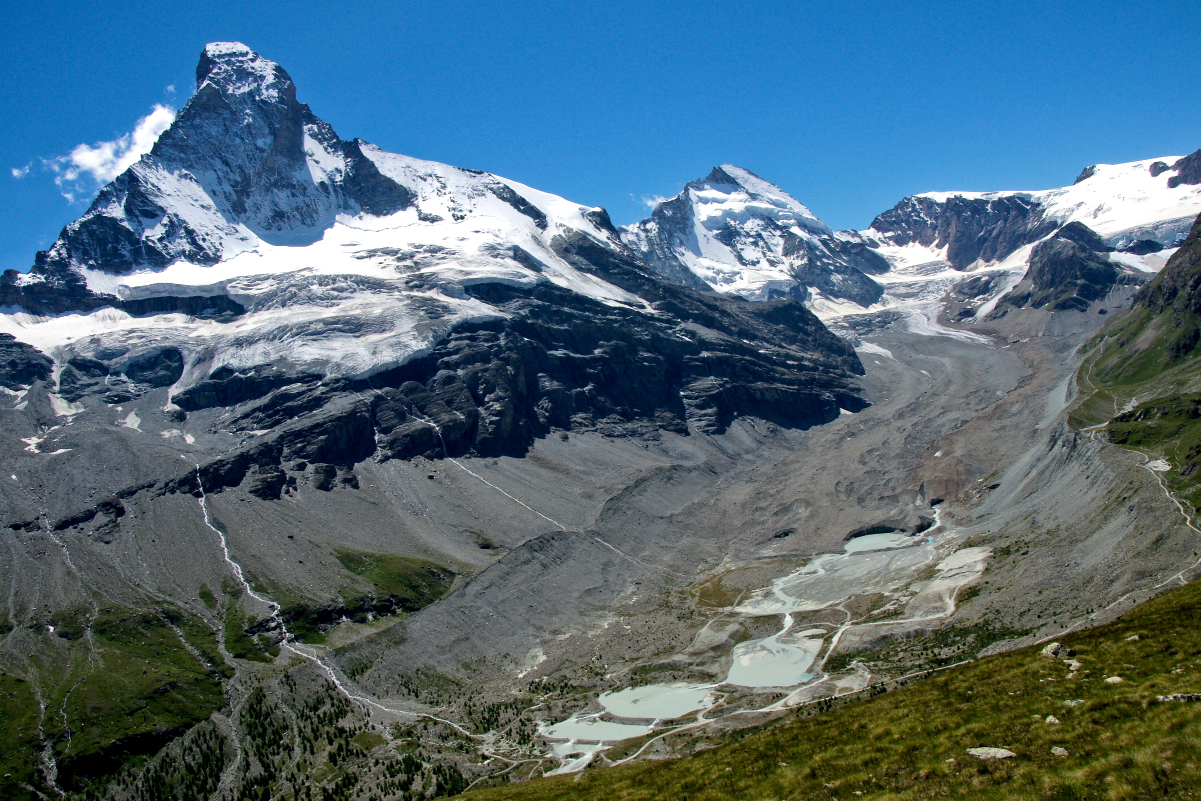 Zmutt valley with glacier on the right, the left peak is the <a href="/content/Matterhorn" style="color:blue">Matterhorn</a>