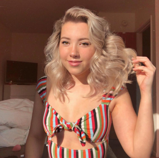 Alice Klomp (Pineapplebrat) Wiki & Bio - Fitness Model