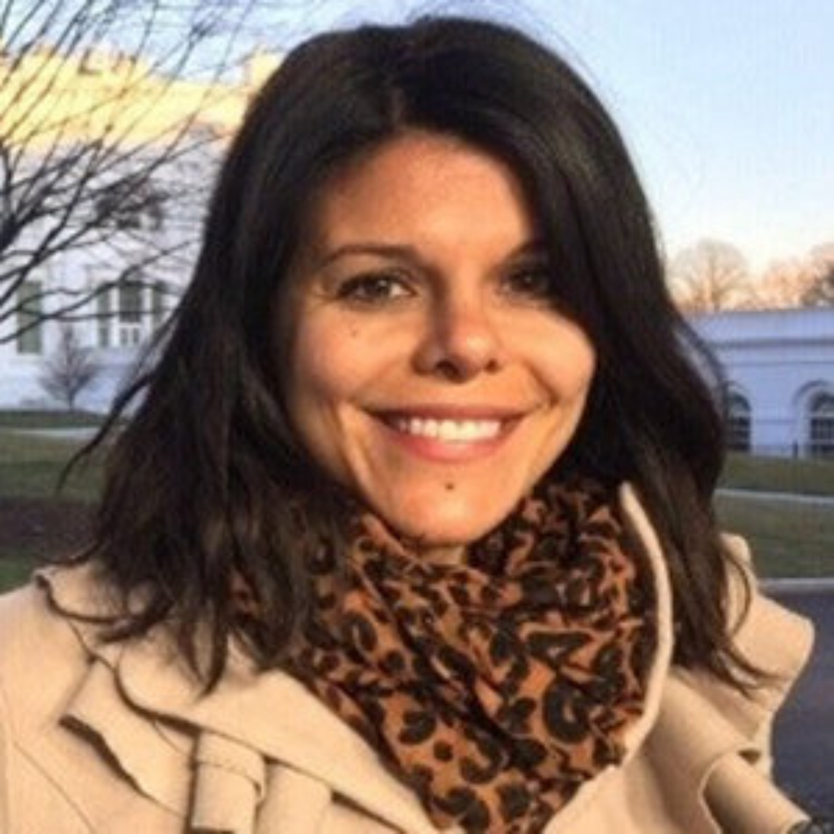 Vivian Salama Wiki
